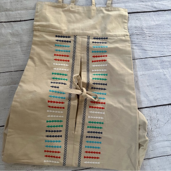 Land of Nod arrow embroidered diaper holder stacker - Picture 6 of 11